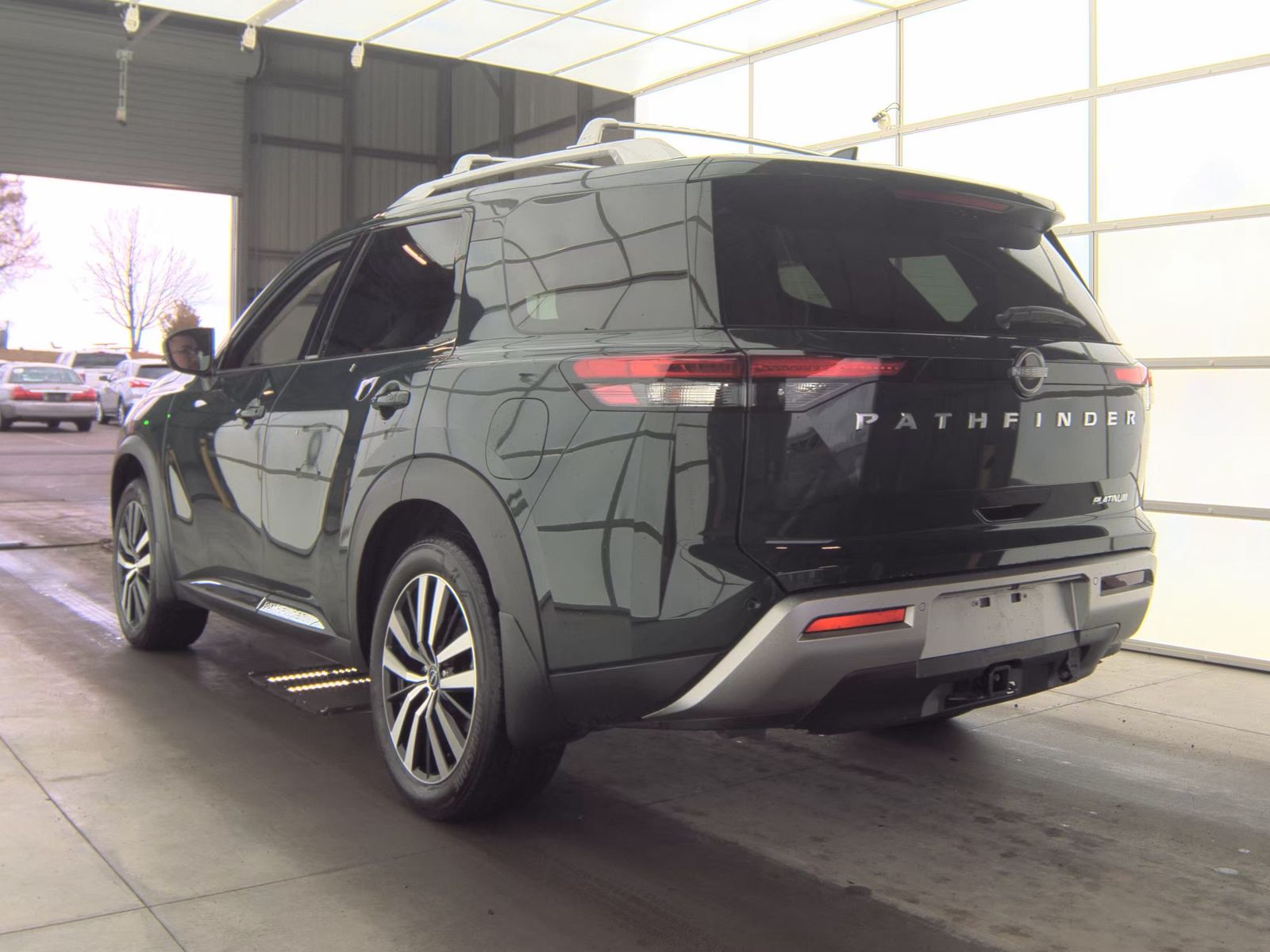 2025 Nissan Pathfinder Platinum FWD