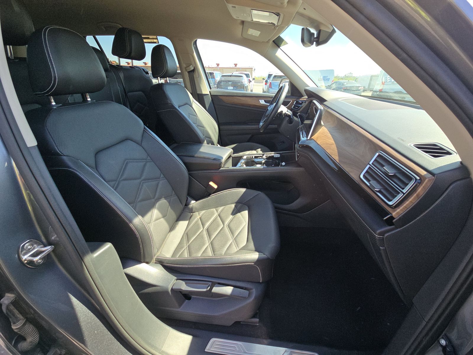 2024 Volkswagen Atlas 2.0T SE AWD