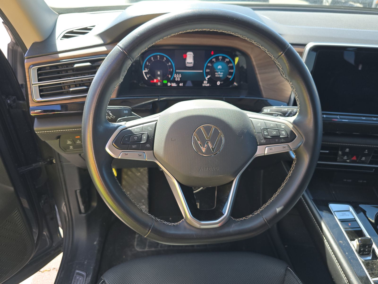 2024 Volkswagen Atlas 2.0T SE AWD