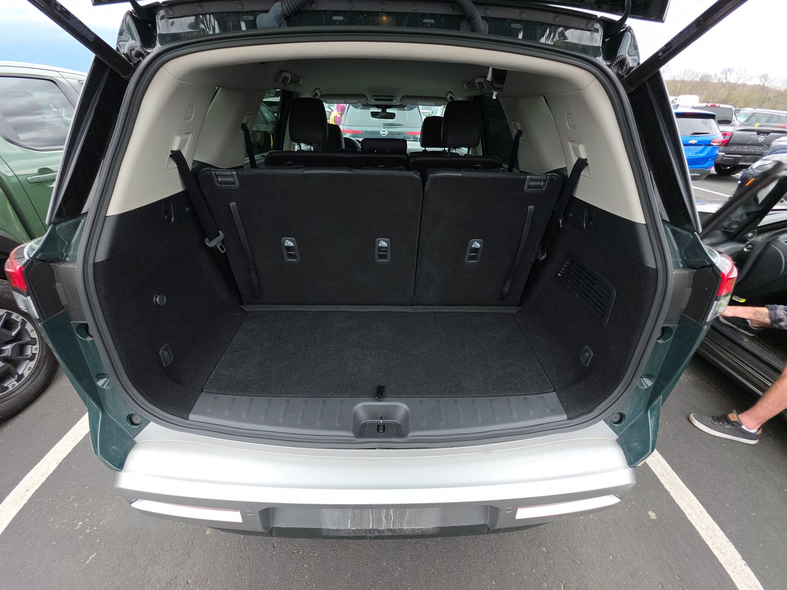 2025 Nissan Pathfinder SL AWD