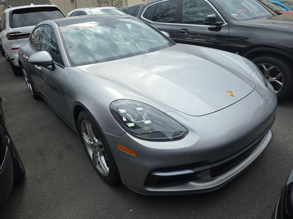 2017 Porsche Panamera 4 AWD