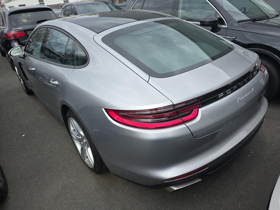 2017 Porsche Panamera 4 AWD