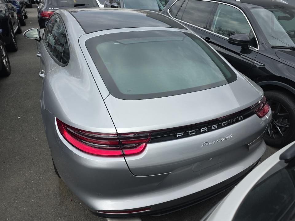 2017 Porsche Panamera 4 AWD
