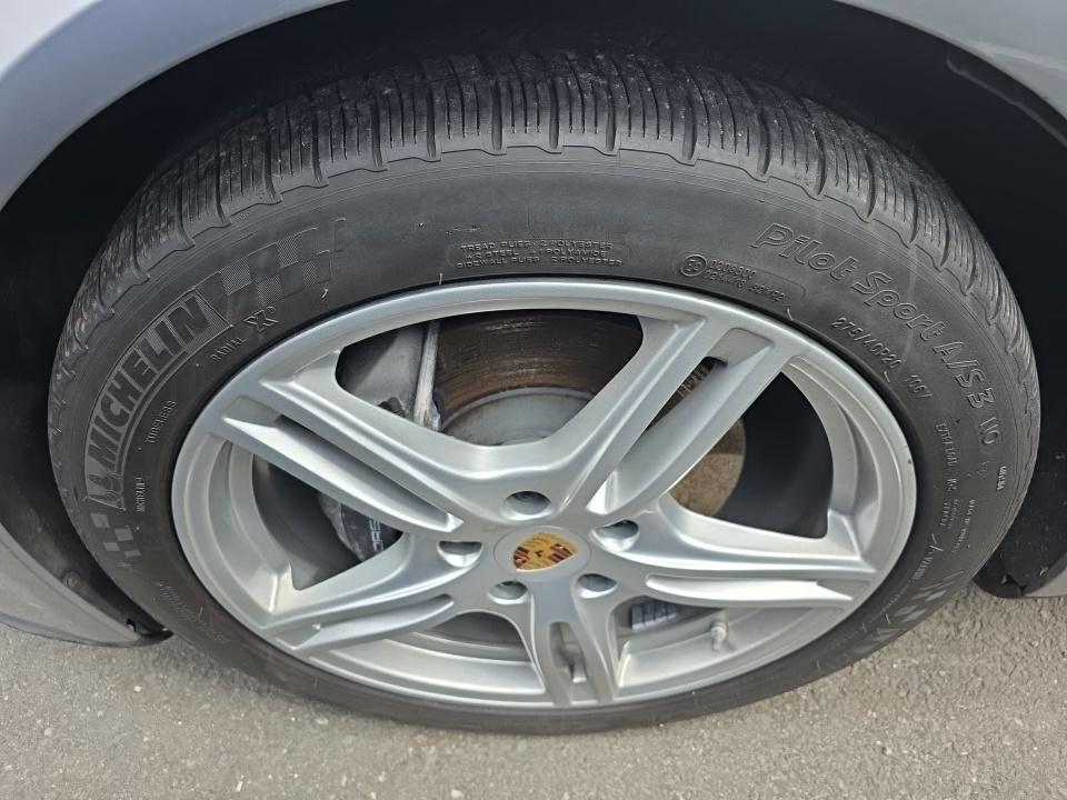 2017 Porsche Panamera 4 AWD