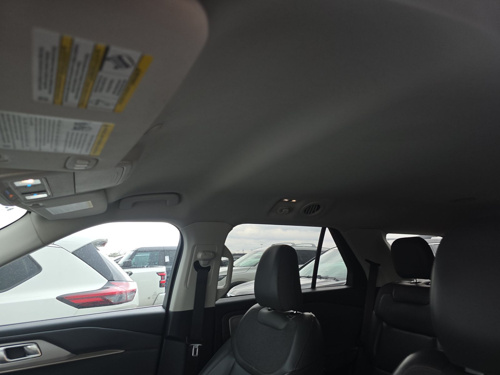 2025 Ford Explorer Active AWD