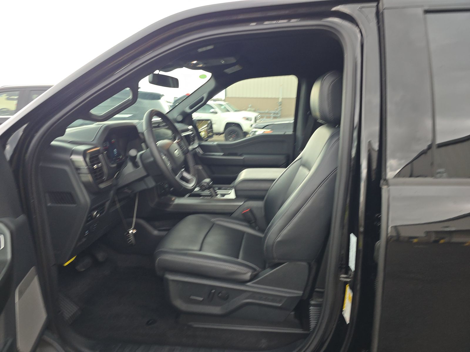 2025 Ford F-150 Hybrid Lariat AWD