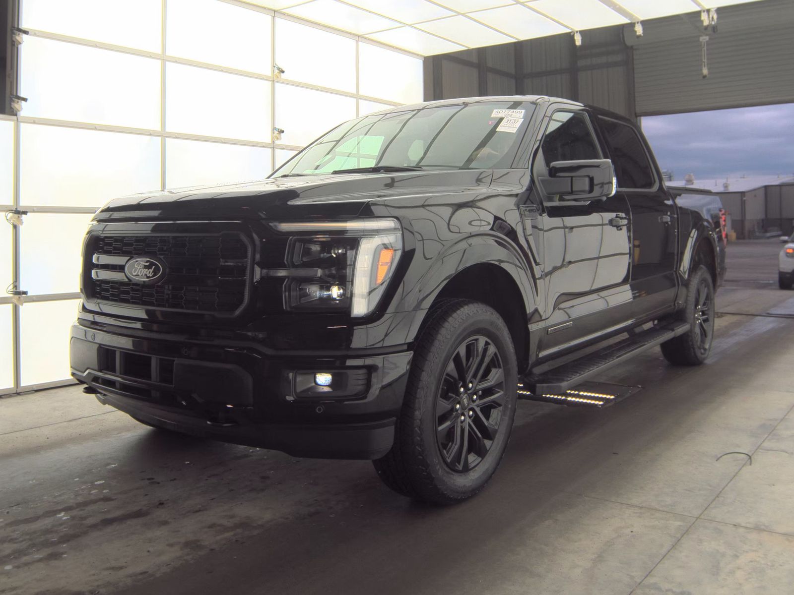 2025 Ford F-150 Hybrid Lariat AWD