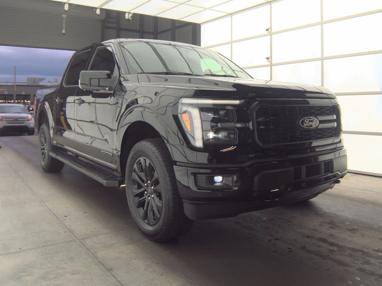 2025 Ford F-150 Hybrid Lariat AWD