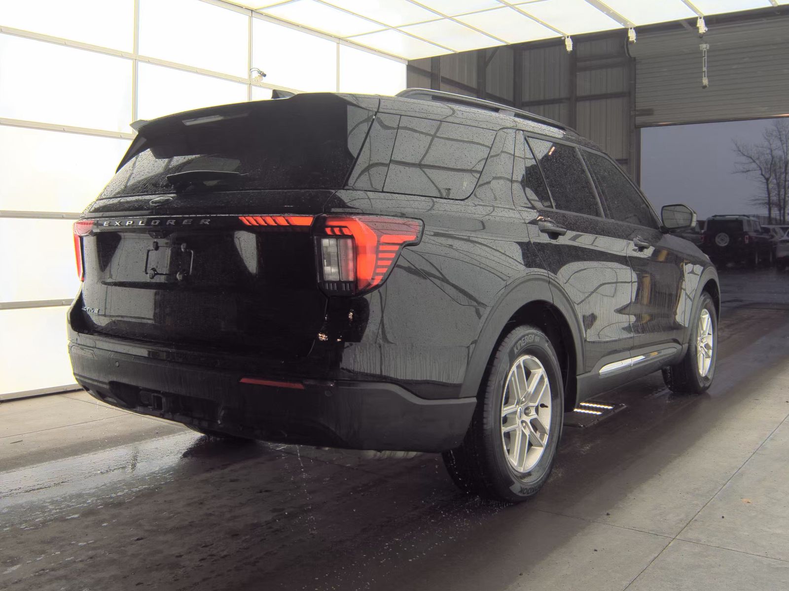 2025 Ford Explorer Active FWD