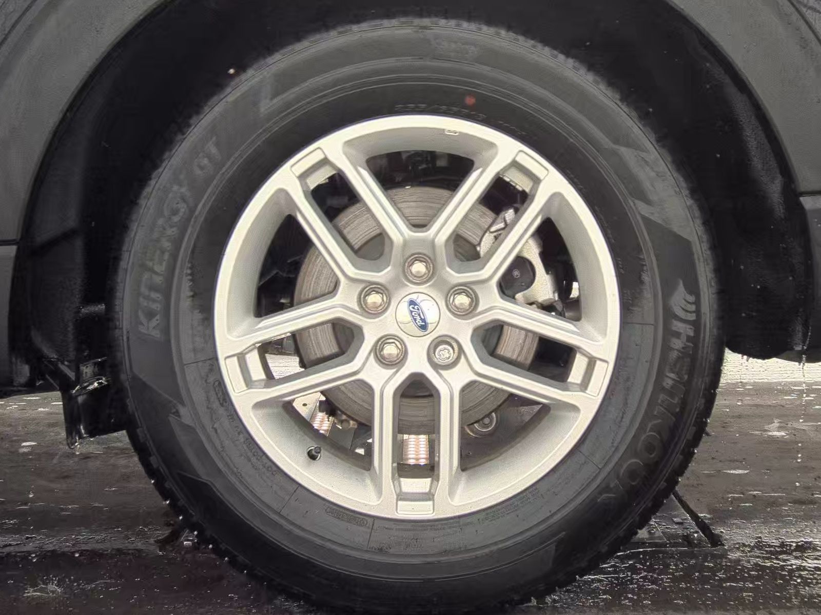 2025 Ford Explorer Active FWD