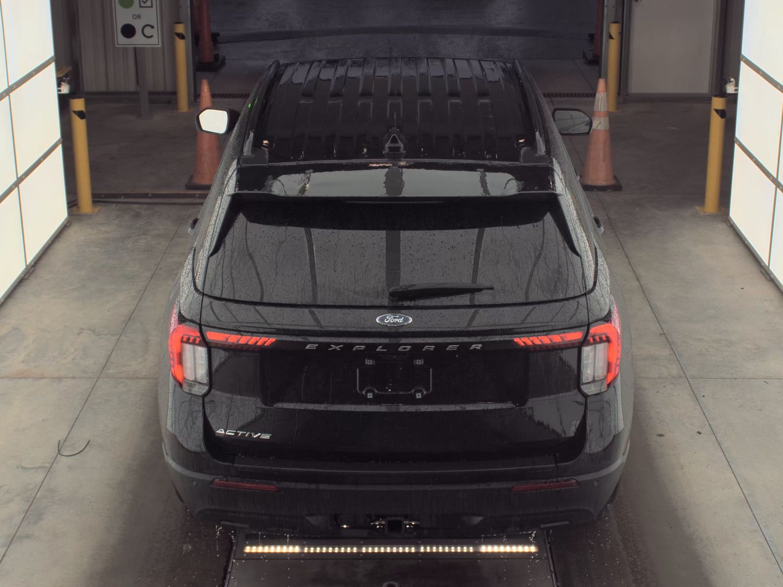 2025 Ford Explorer Active FWD