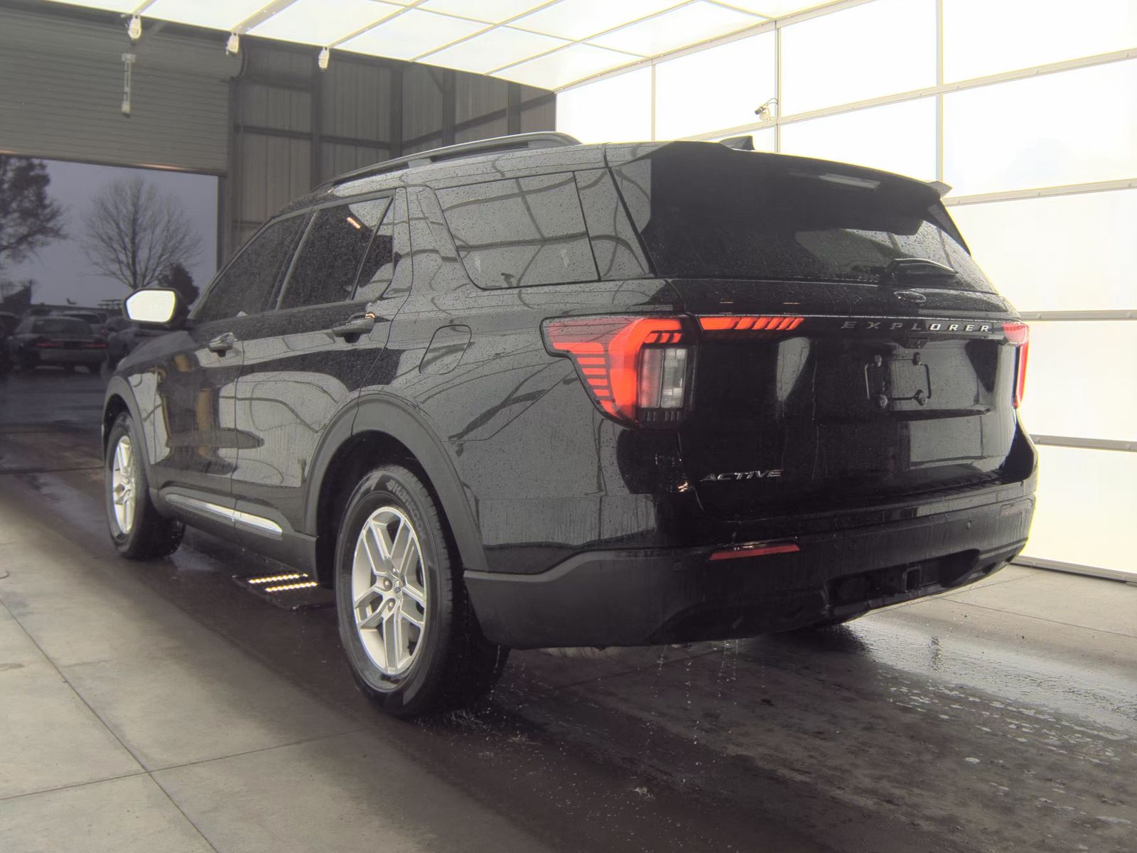 2025 Ford Explorer Active FWD