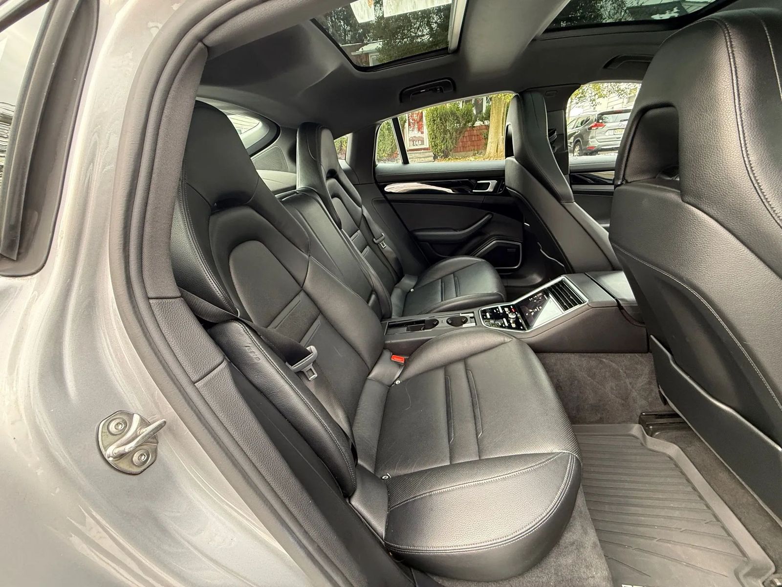 2017 Porsche Panamera 4 AWD