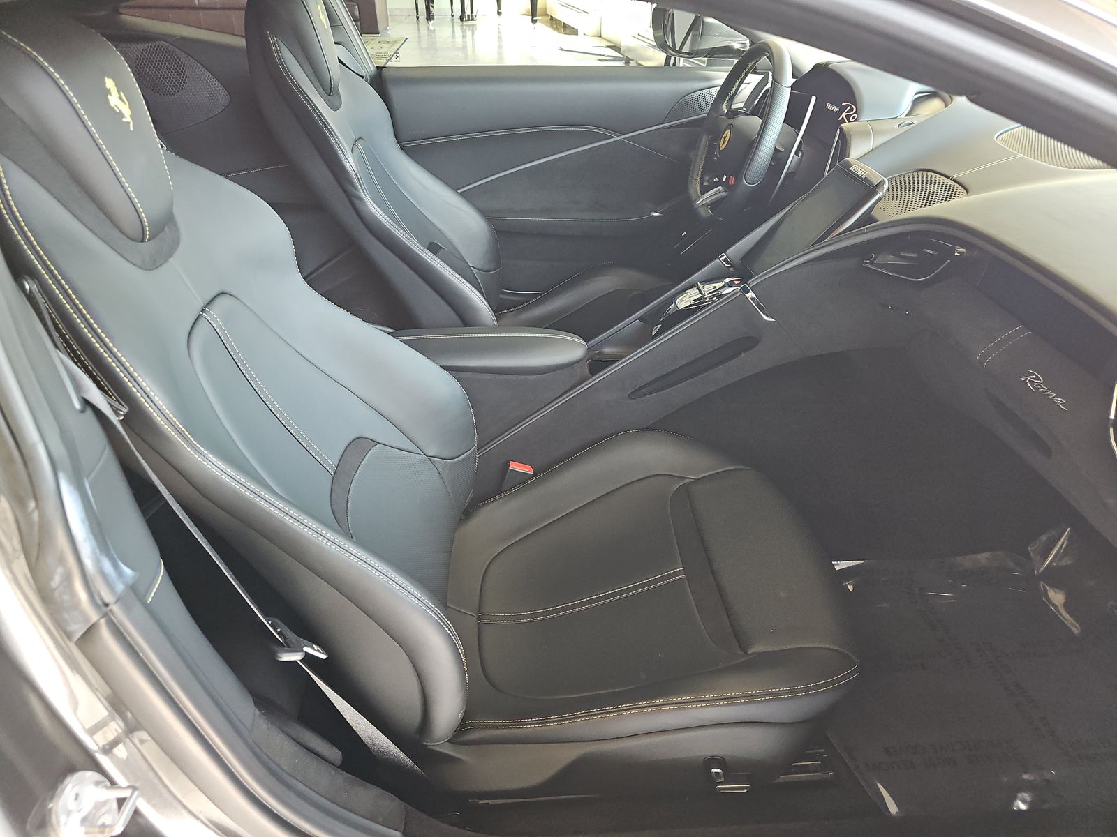 2021 Ferrari Roma Base RWD