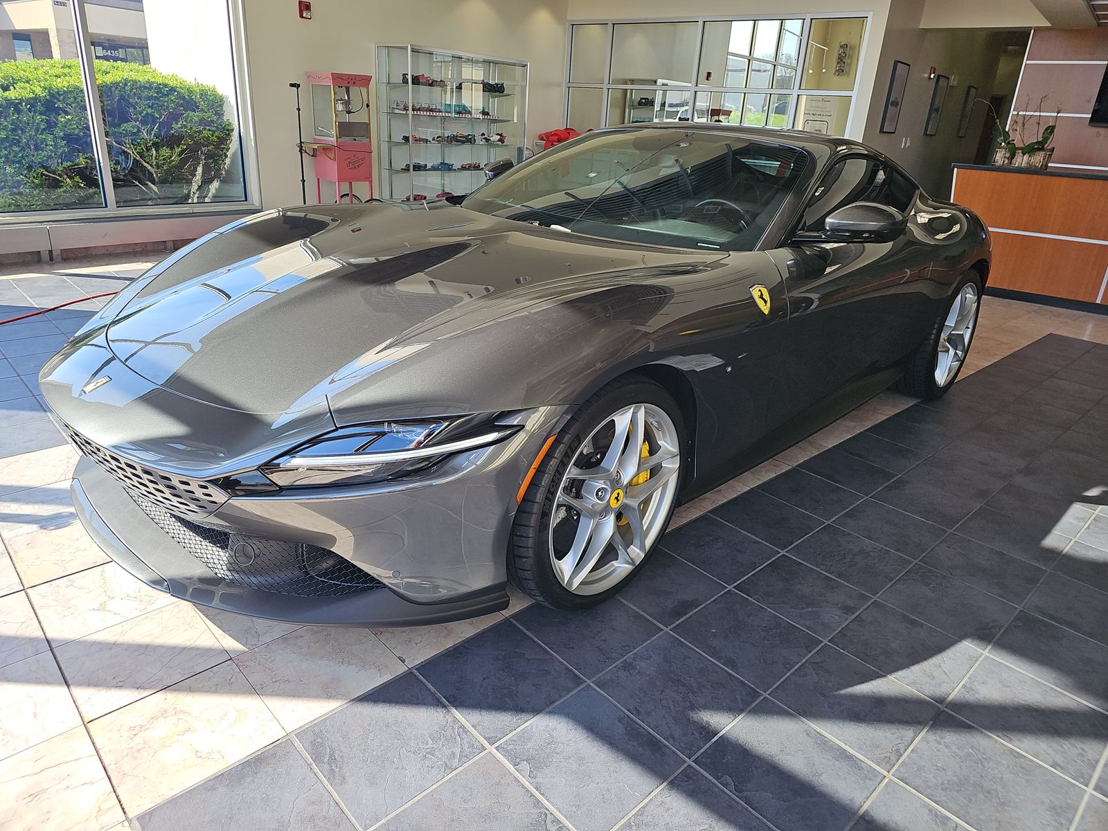 2021 Ferrari Roma Base RWD