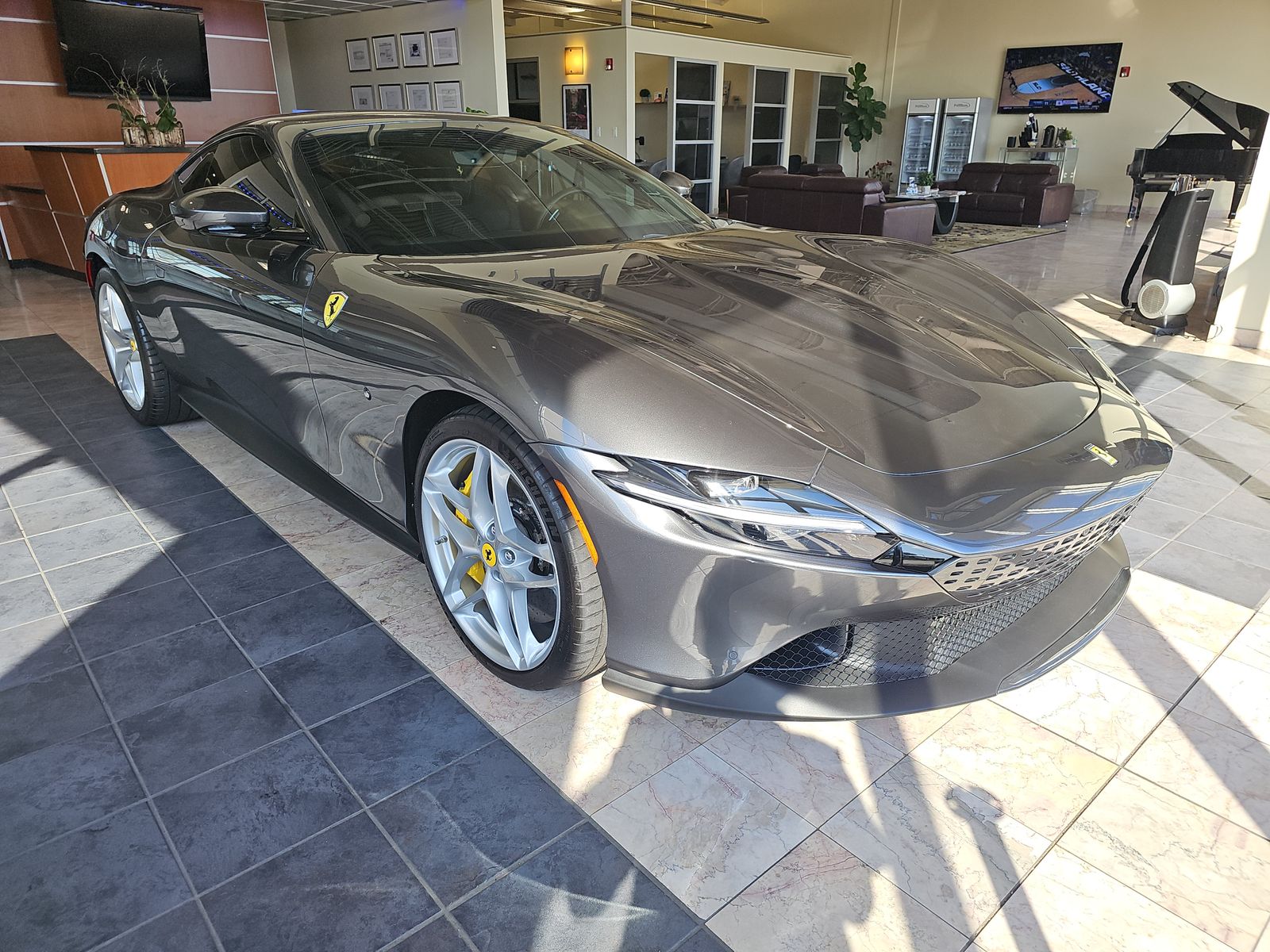 2021 Ferrari Roma Base RWD