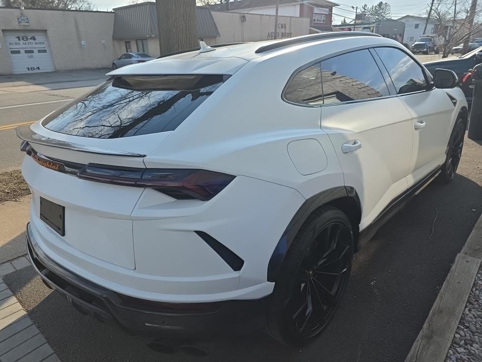 2022 Lamborghini Urus Pearl Capsule AWD