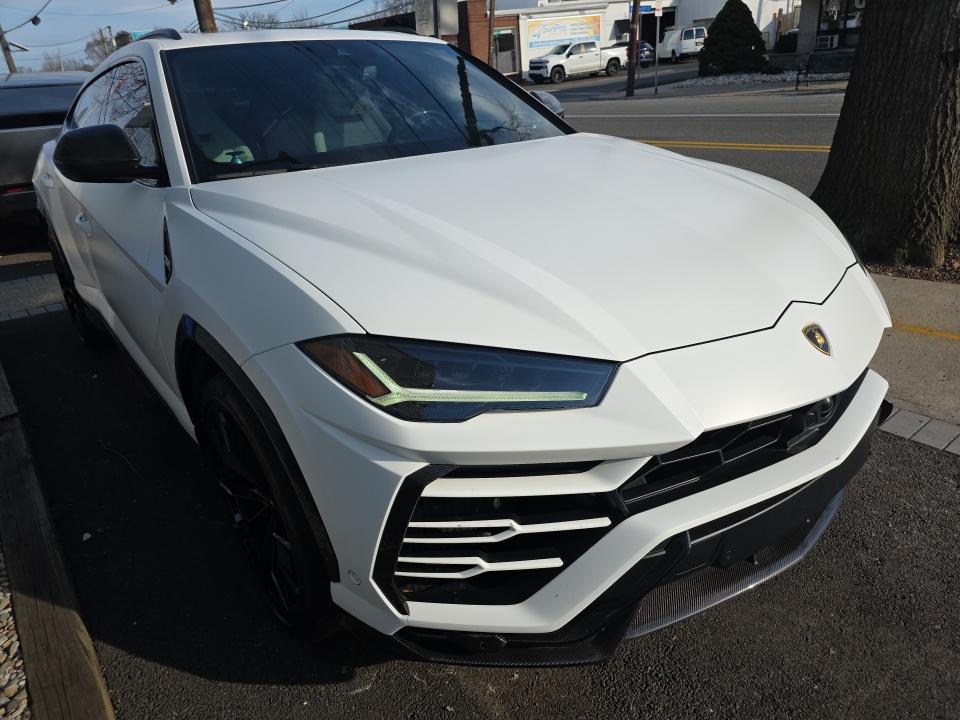 2022 Lamborghini Urus Pearl Capsule AWD