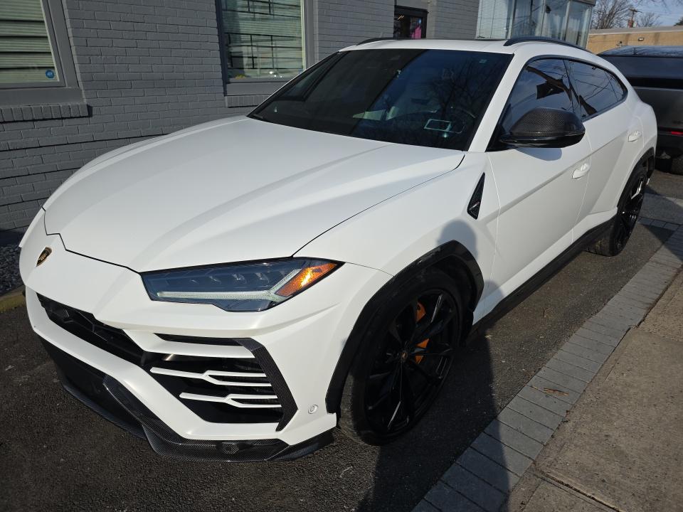 2022 Lamborghini Urus Pearl Capsule AWD