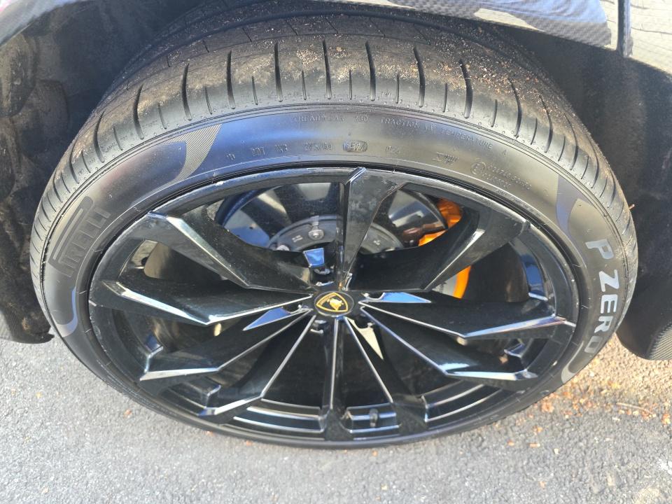 2022 Lamborghini Urus Pearl Capsule AWD