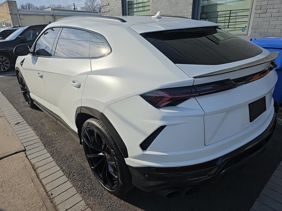 2022 Lamborghini Urus Pearl Capsule AWD