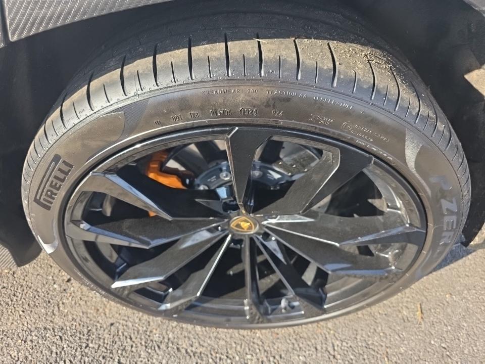 2022 Lamborghini Urus Pearl Capsule AWD