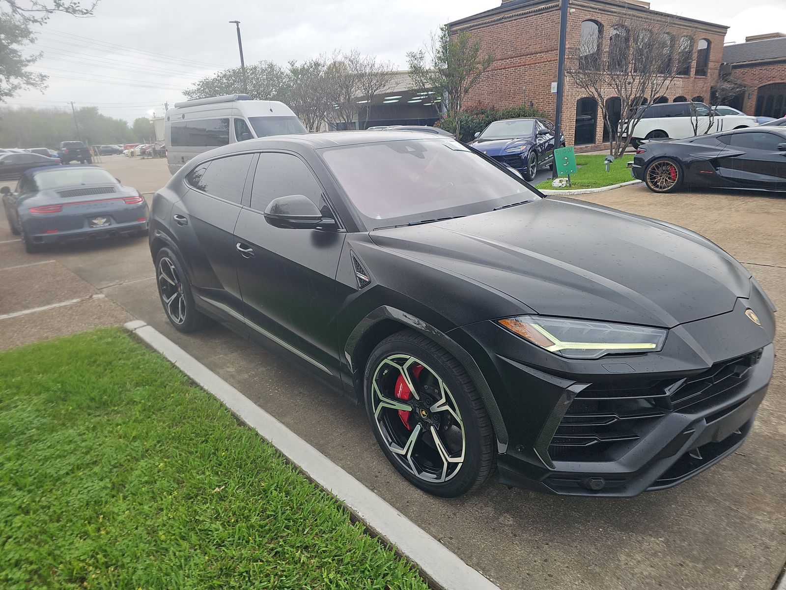 2021 Lamborghini Urus Base AWD