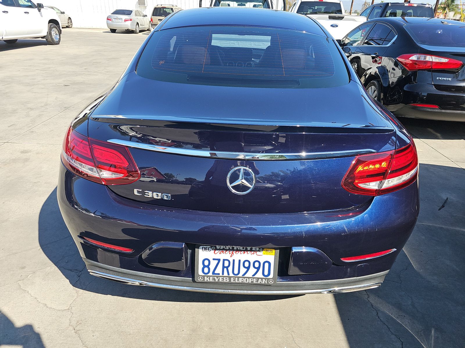 Mercedes-Benz C 300 Coupe снимка Mercedes-Benz C 300 Coupe