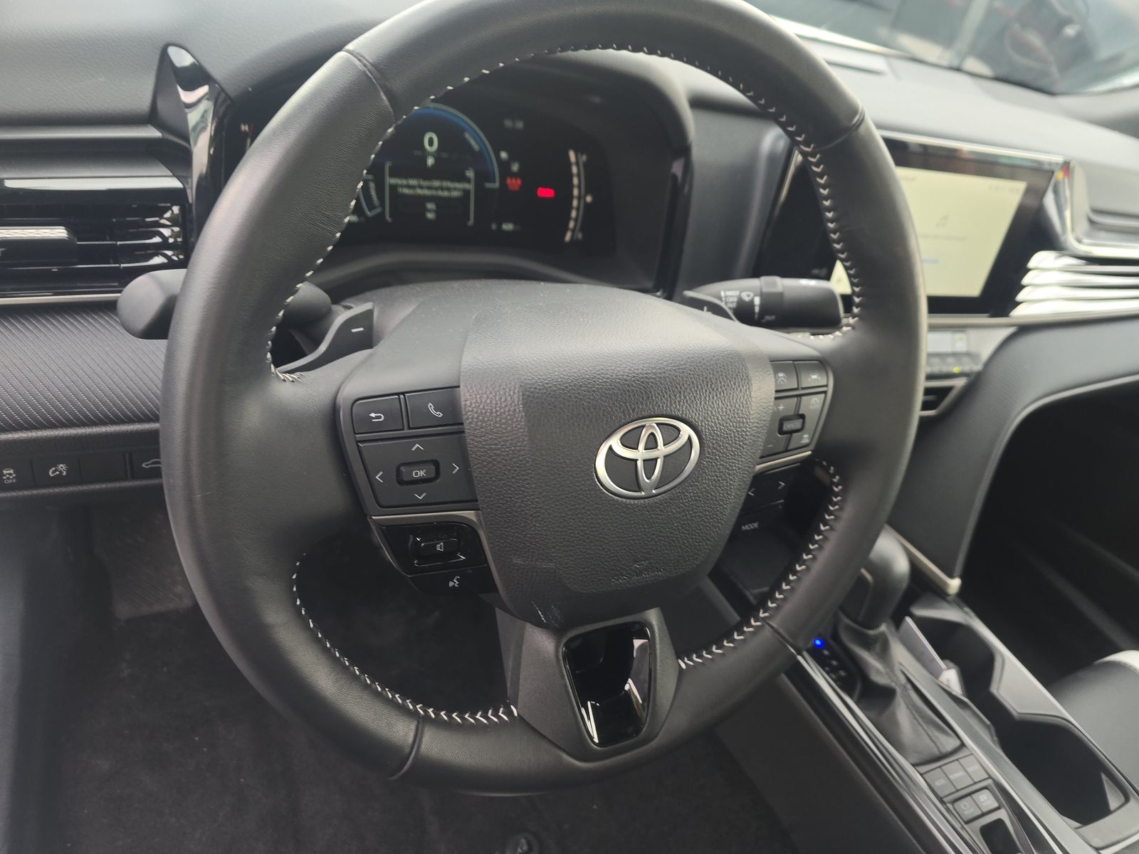 2025 Toyota Camry SE FWD