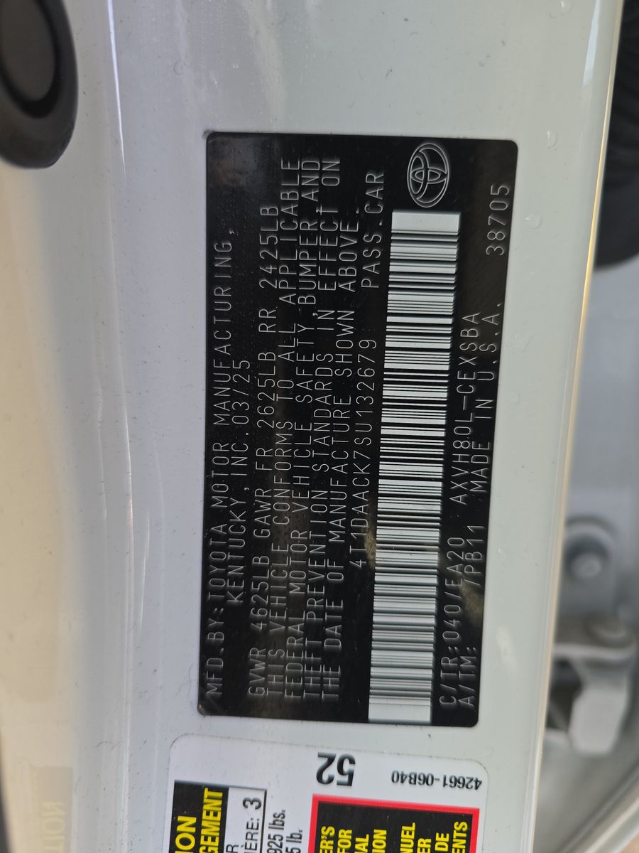 2025 Toyota Camry SE FWD