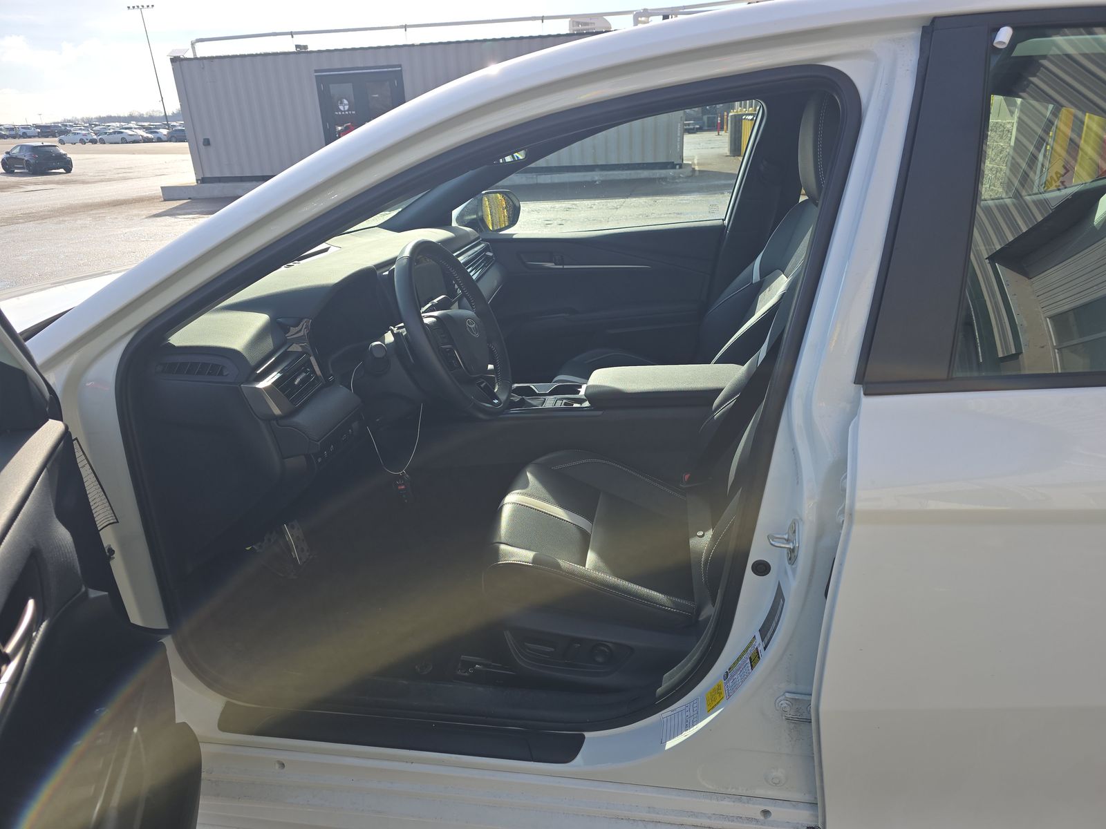 2025 Toyota Camry SE FWD