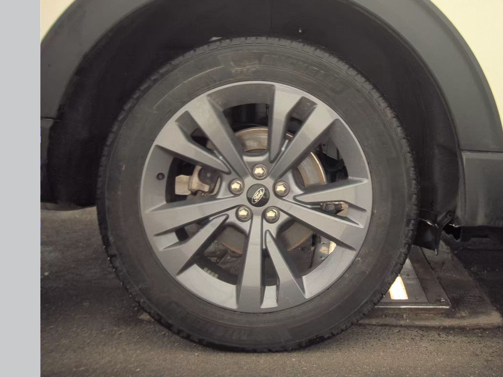 2023 Ford Explorer XLT AWD