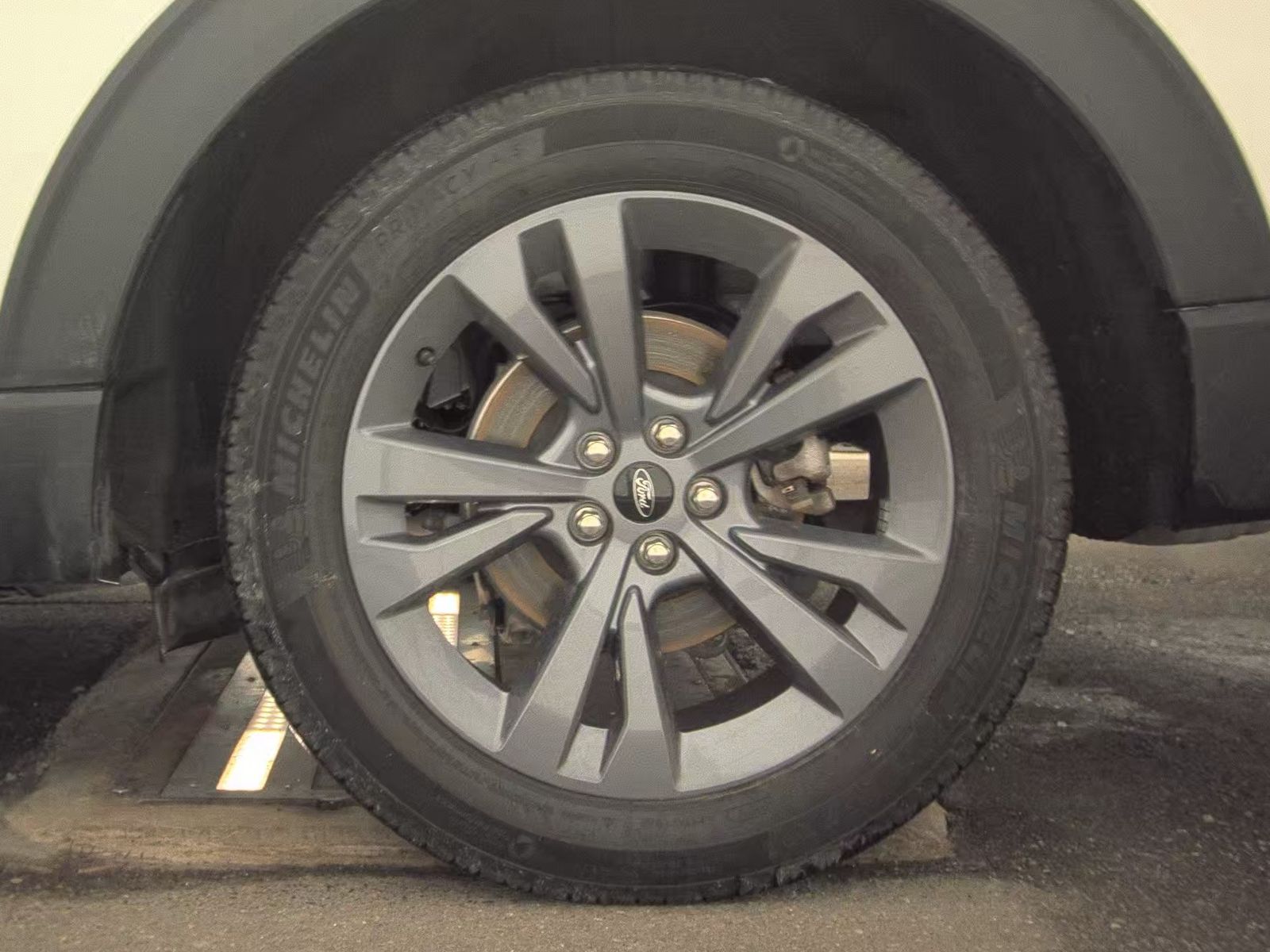 2023 Ford Explorer XLT AWD