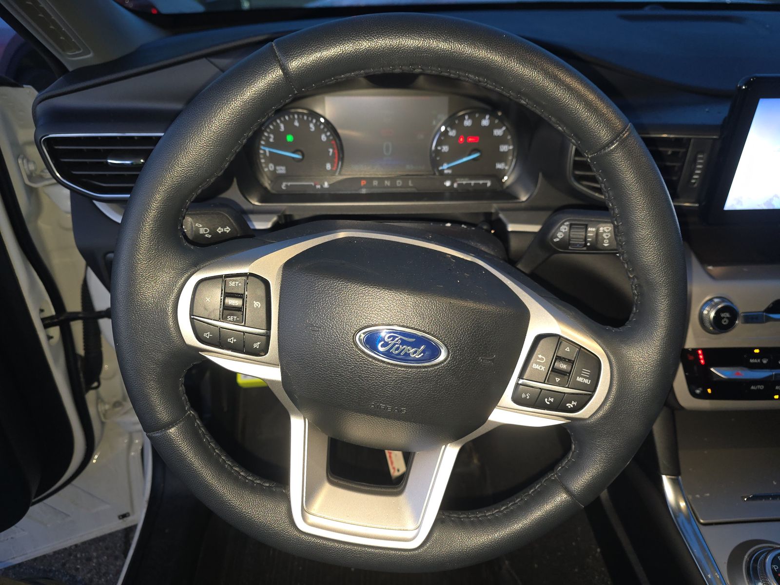 2023 Ford Explorer XLT AWD