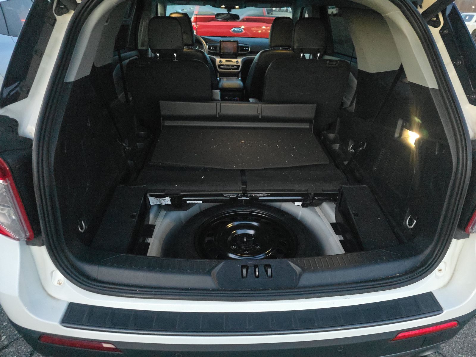 2023 Ford Explorer XLT AWD