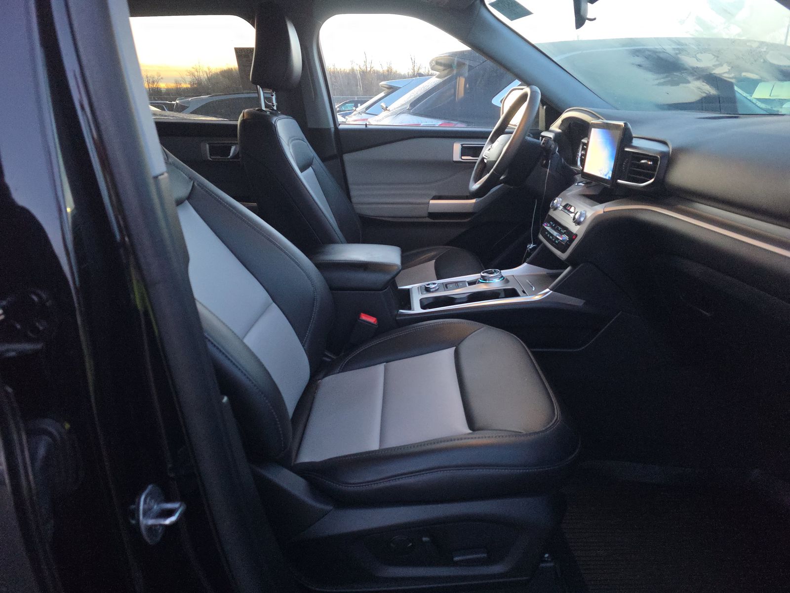 2024 Ford Explorer XLT AWD