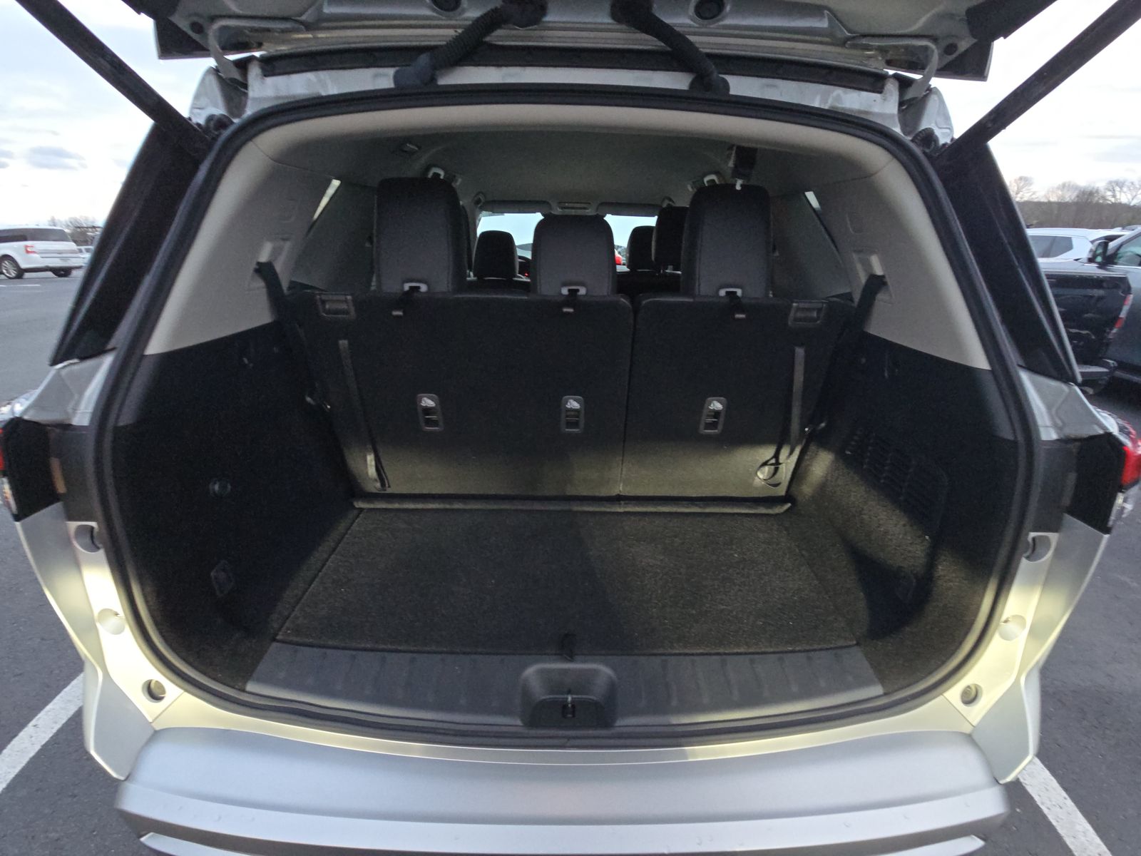 2025 Nissan Pathfinder SL FWD