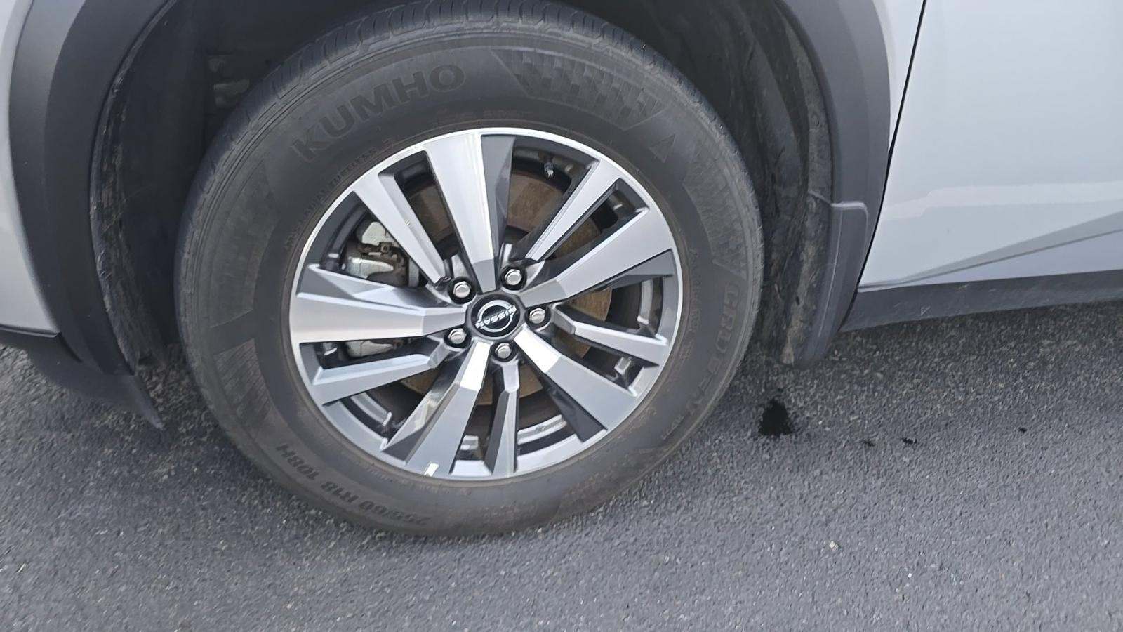 2025 Nissan Pathfinder SL FWD