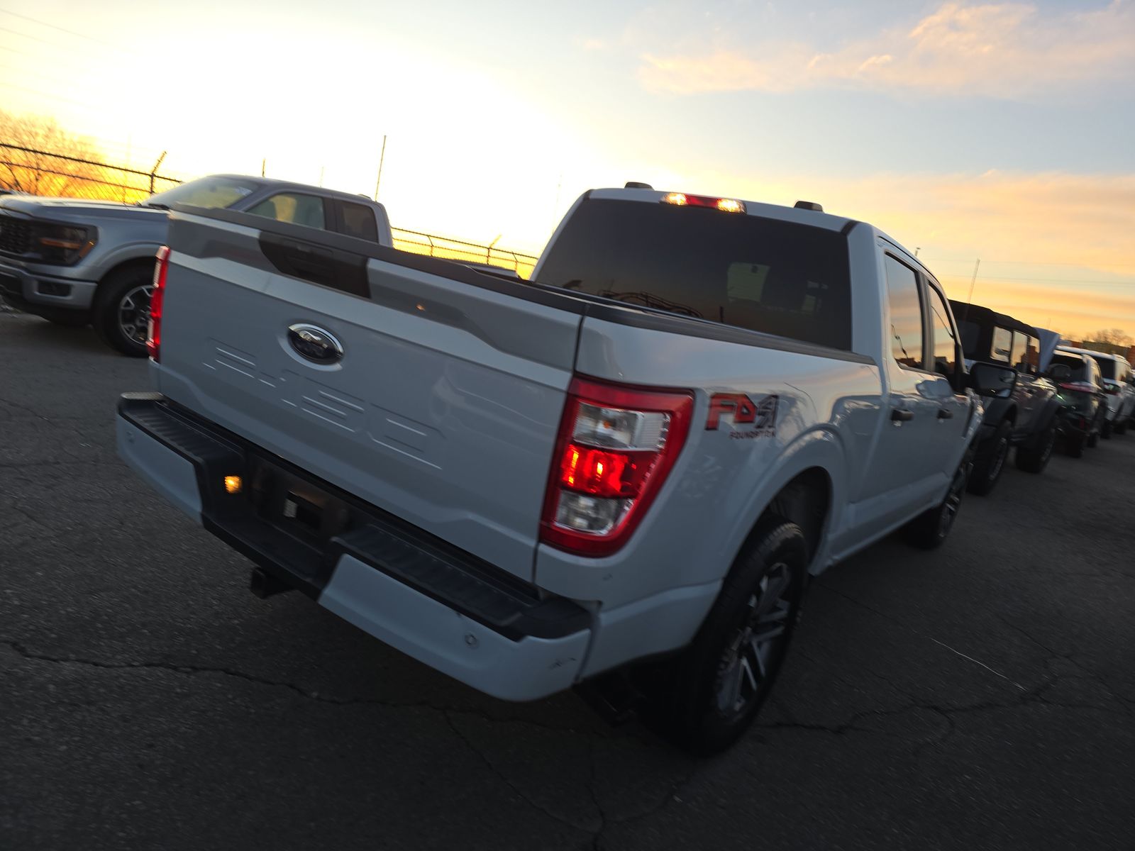 2022 Ford F-150 XL RWD