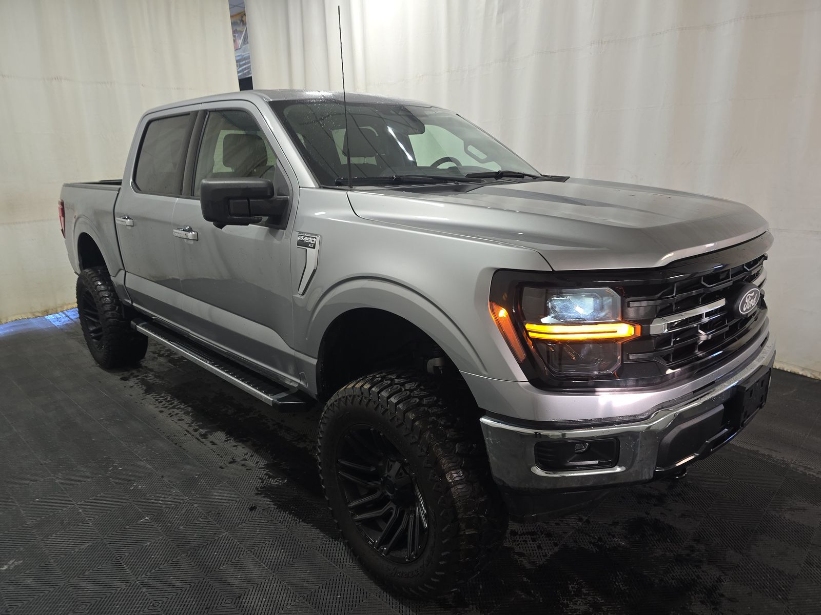 2024 Ford F-150 XLT AWD