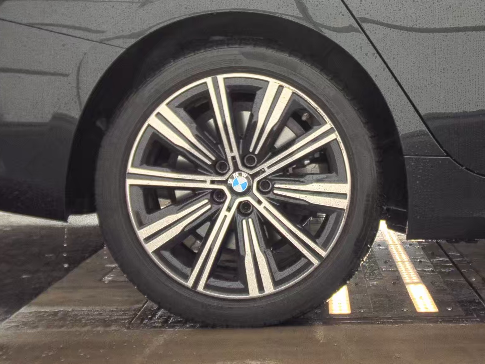 2025 BMW 3 Series 330i xDrive AWD