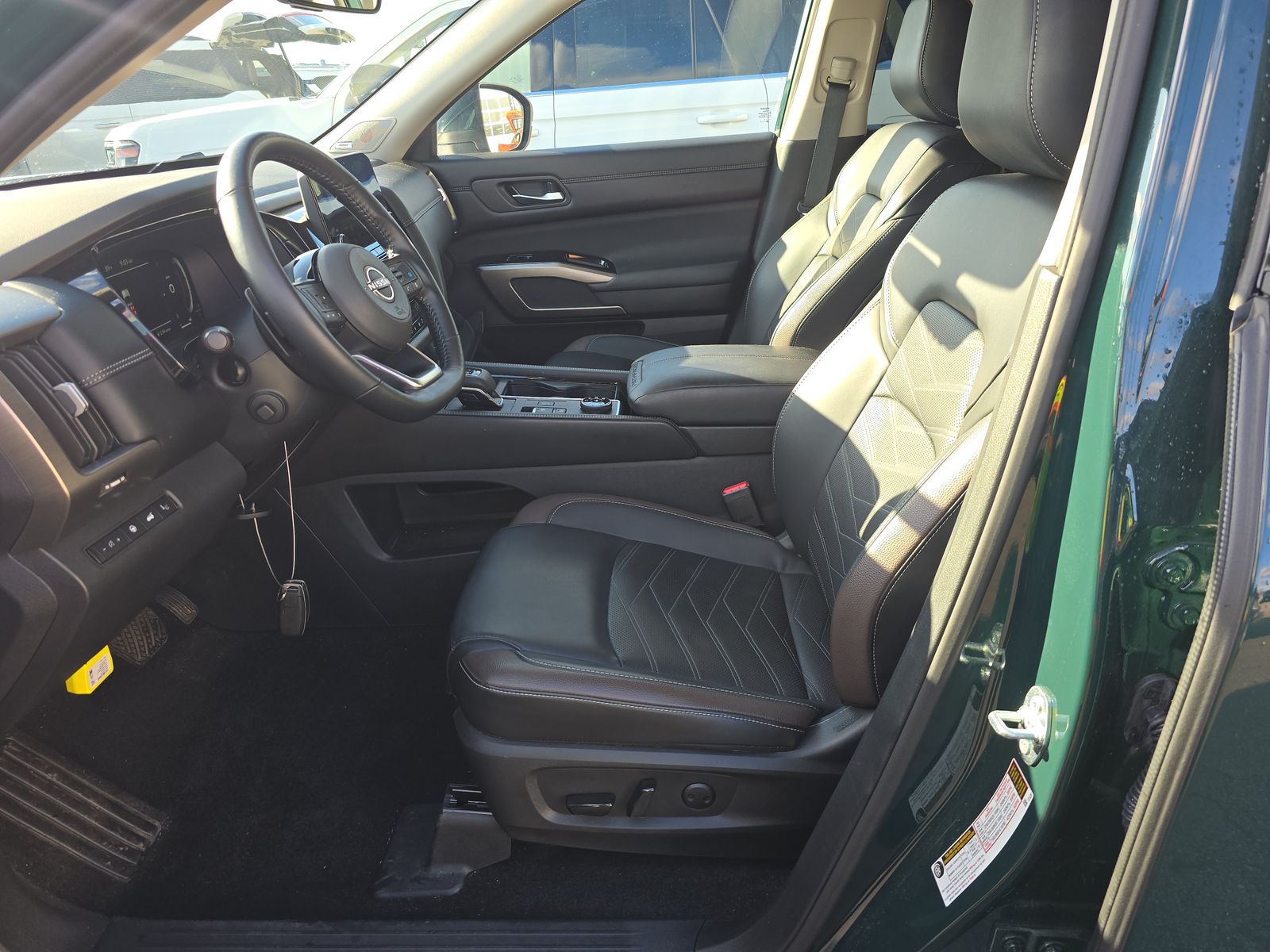 2025 Nissan Pathfinder Platinum AWD