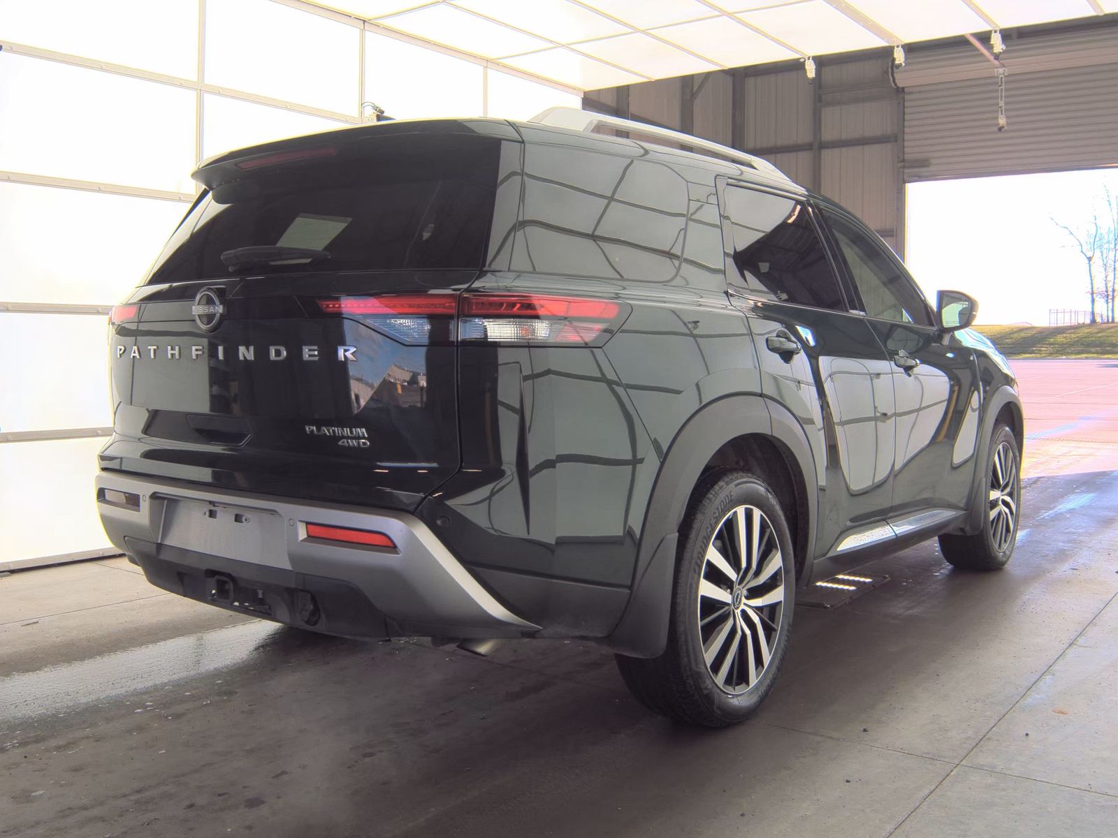 2025 Nissan Pathfinder Platinum AWD