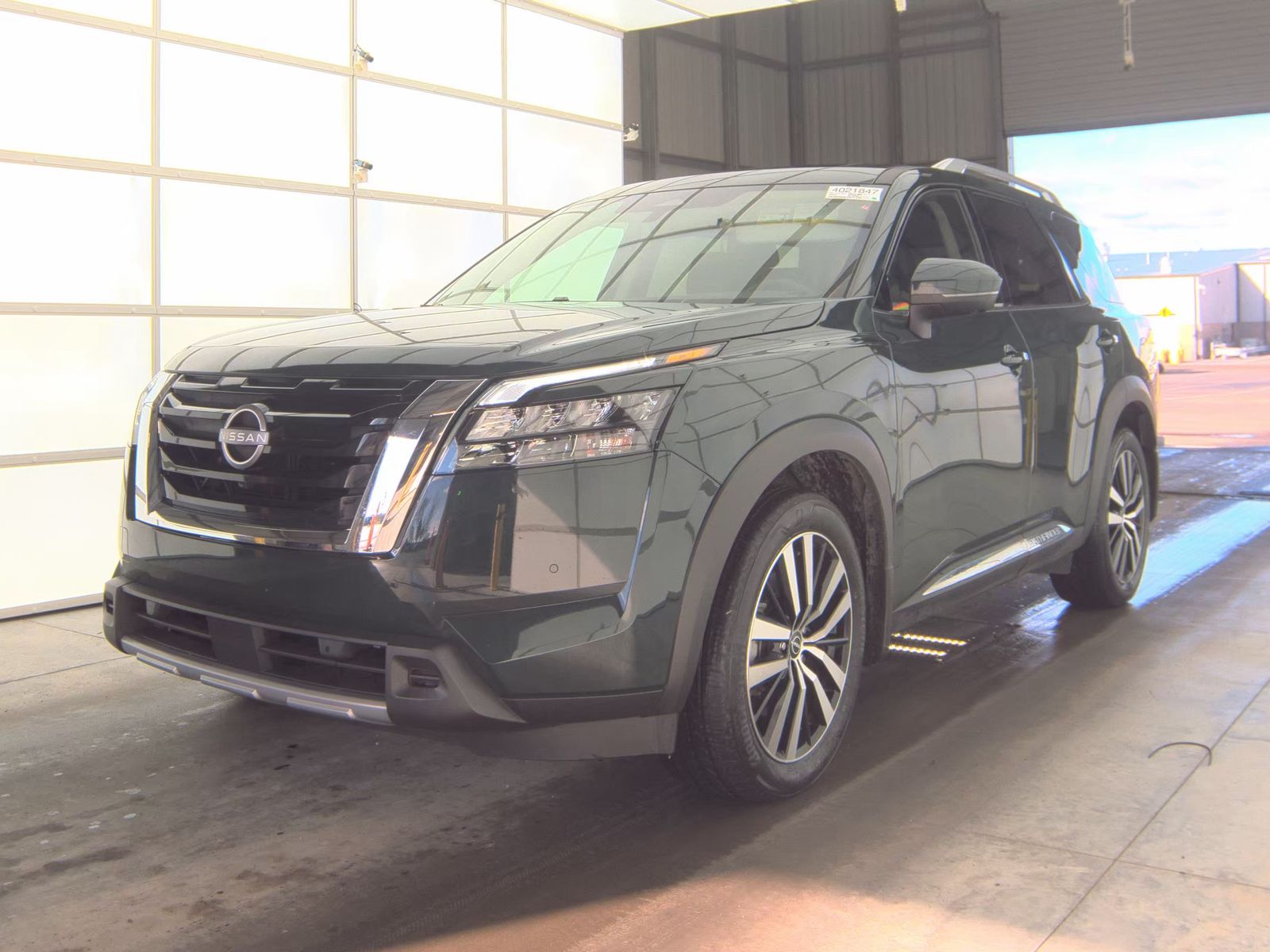 2025 Nissan Pathfinder Platinum AWD