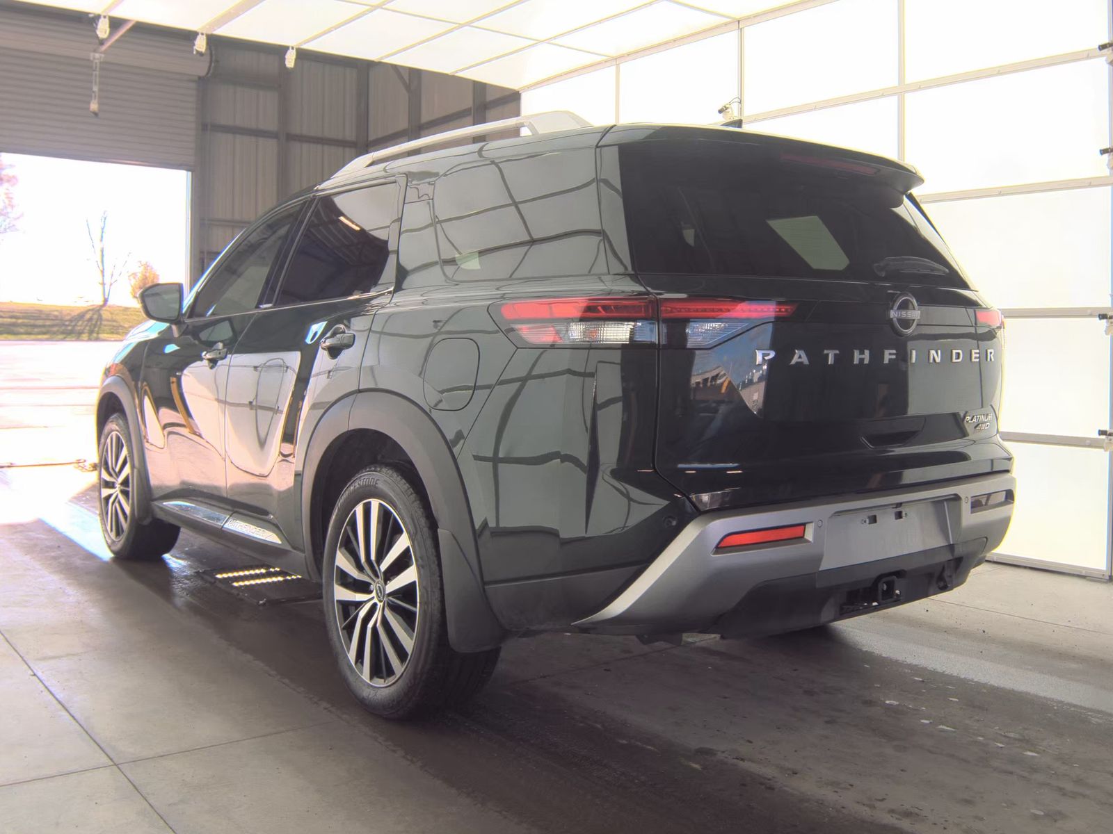 2025 Nissan Pathfinder Platinum AWD