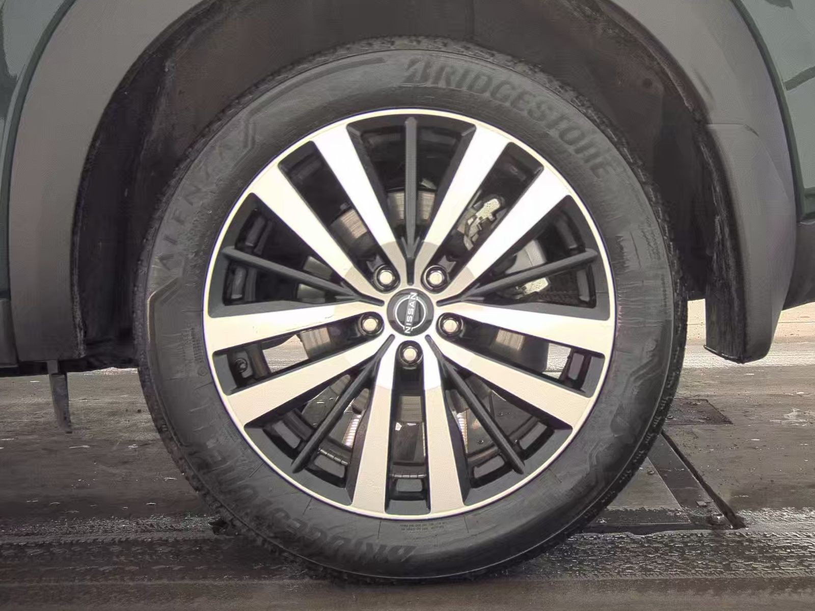 2025 Nissan Pathfinder Platinum AWD