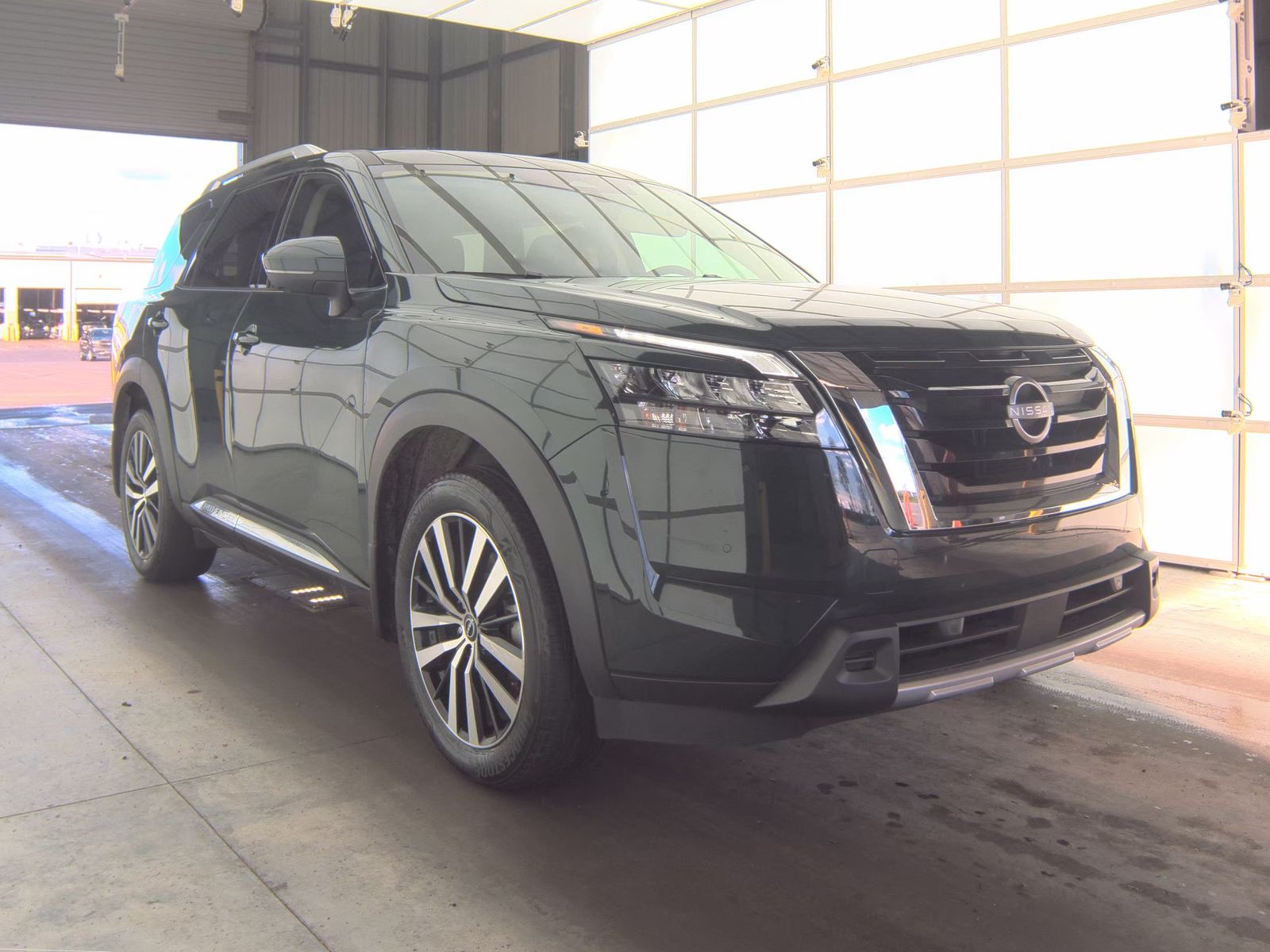 2025 Nissan Pathfinder Platinum AWD