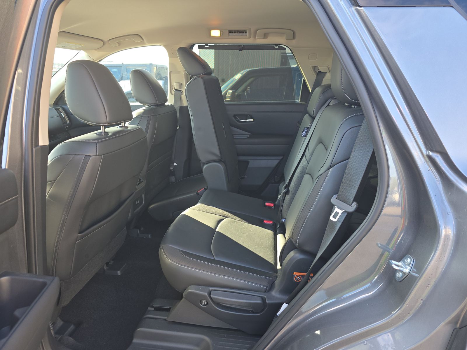 2025 Nissan Pathfinder SL AWD