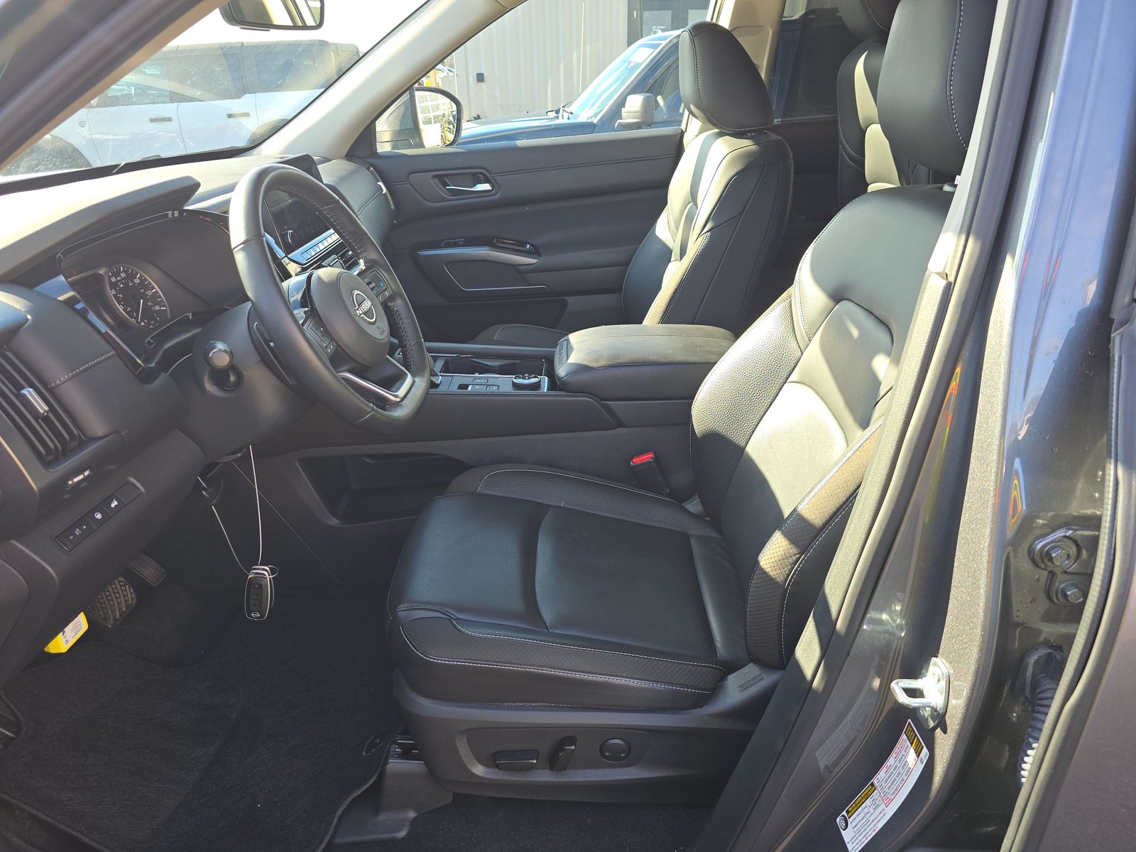 2025 Nissan Pathfinder SL AWD