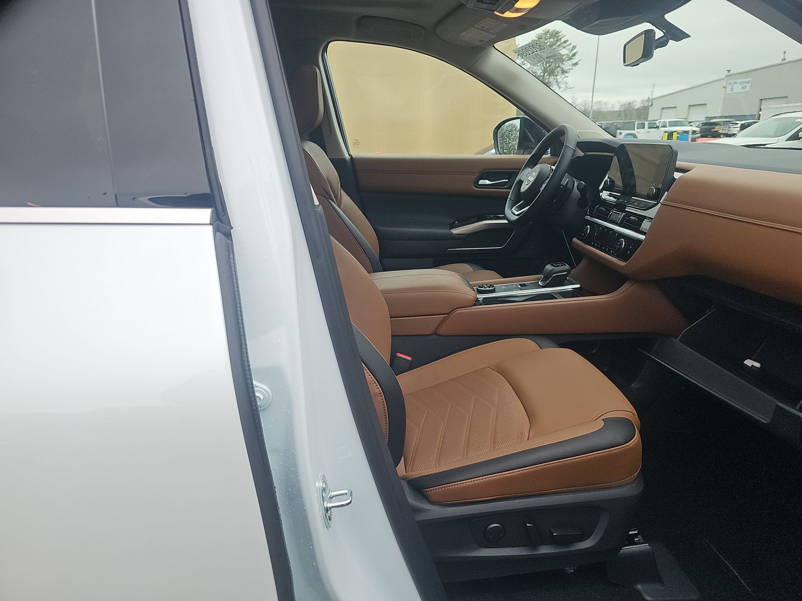 2025 Nissan Pathfinder Platinum AWD